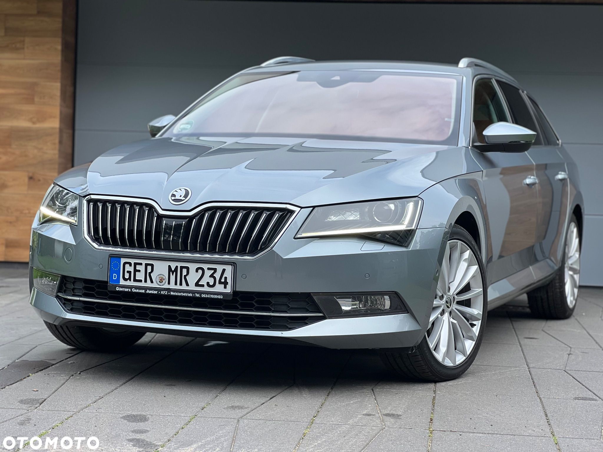 Skoda Superb Combi 1.8 TSI DSG Style - 1