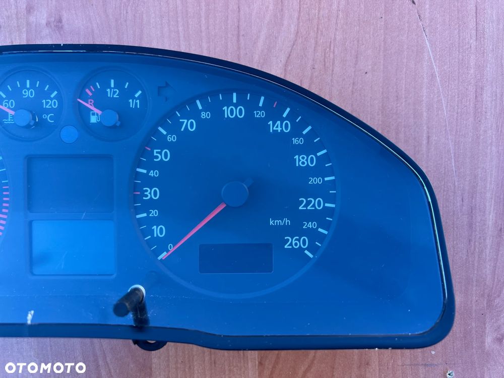 LICZNIK ZEGARY AUDI A4 B5 8D0920901F - 3