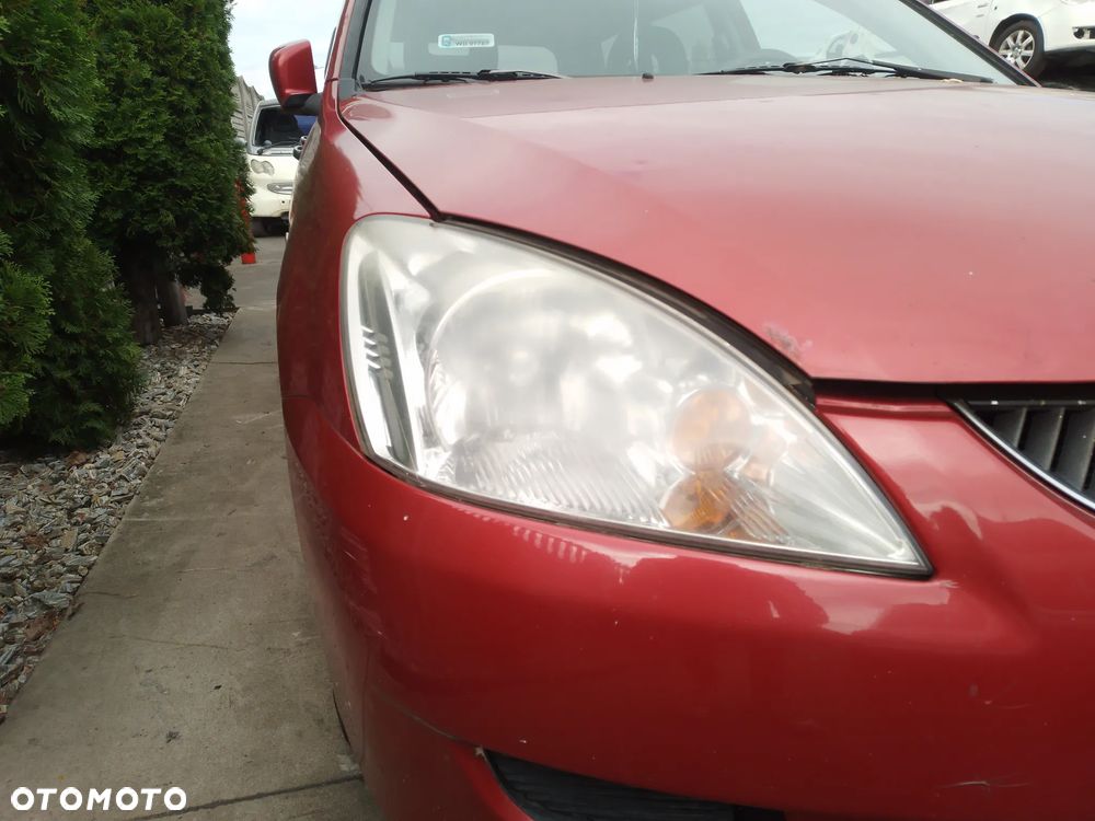 MITSUBISHI LANCER VII KOMBI 1.6 16V 03 - 08  ZDERZAK TYŁ TYLNY  R20 - 11