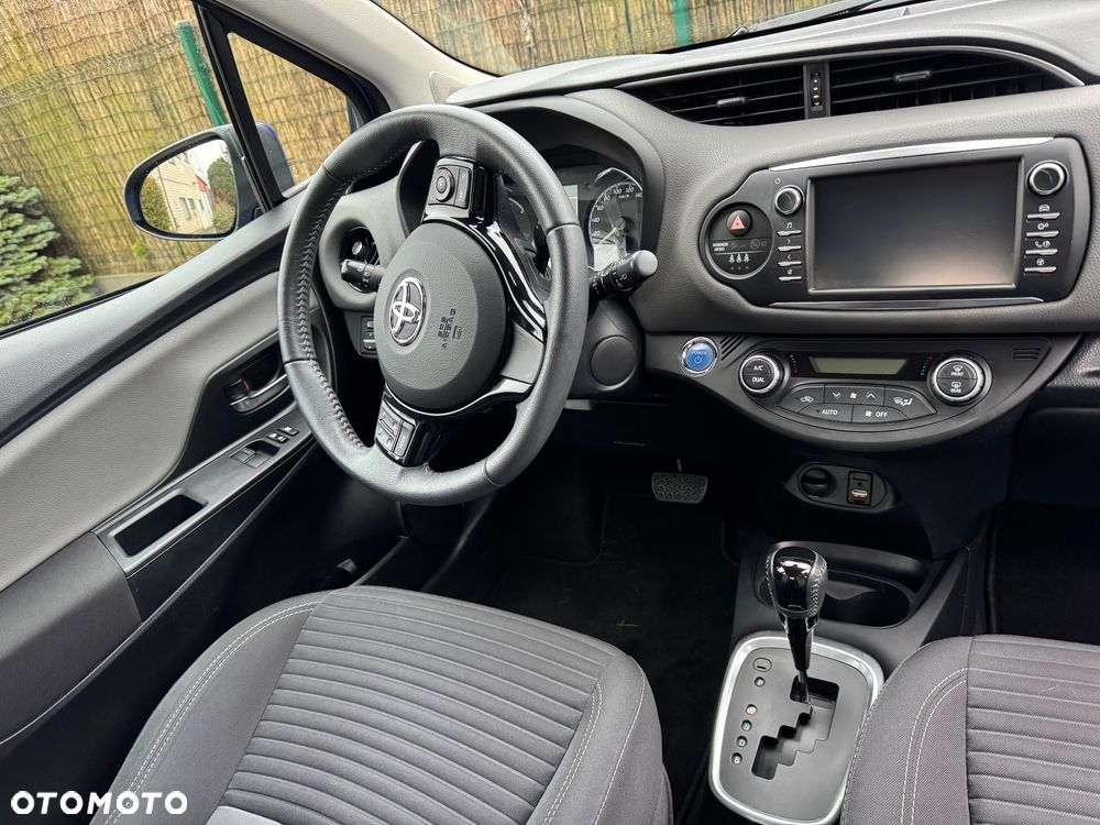 Toyota Yaris Hybrid 100 Life - 5