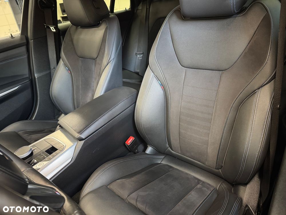 BMW Seria 3 320d xDrive M Sport Sport - 16