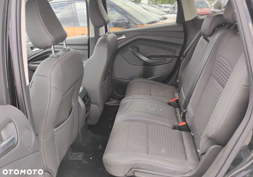 Ford Kuga - 10