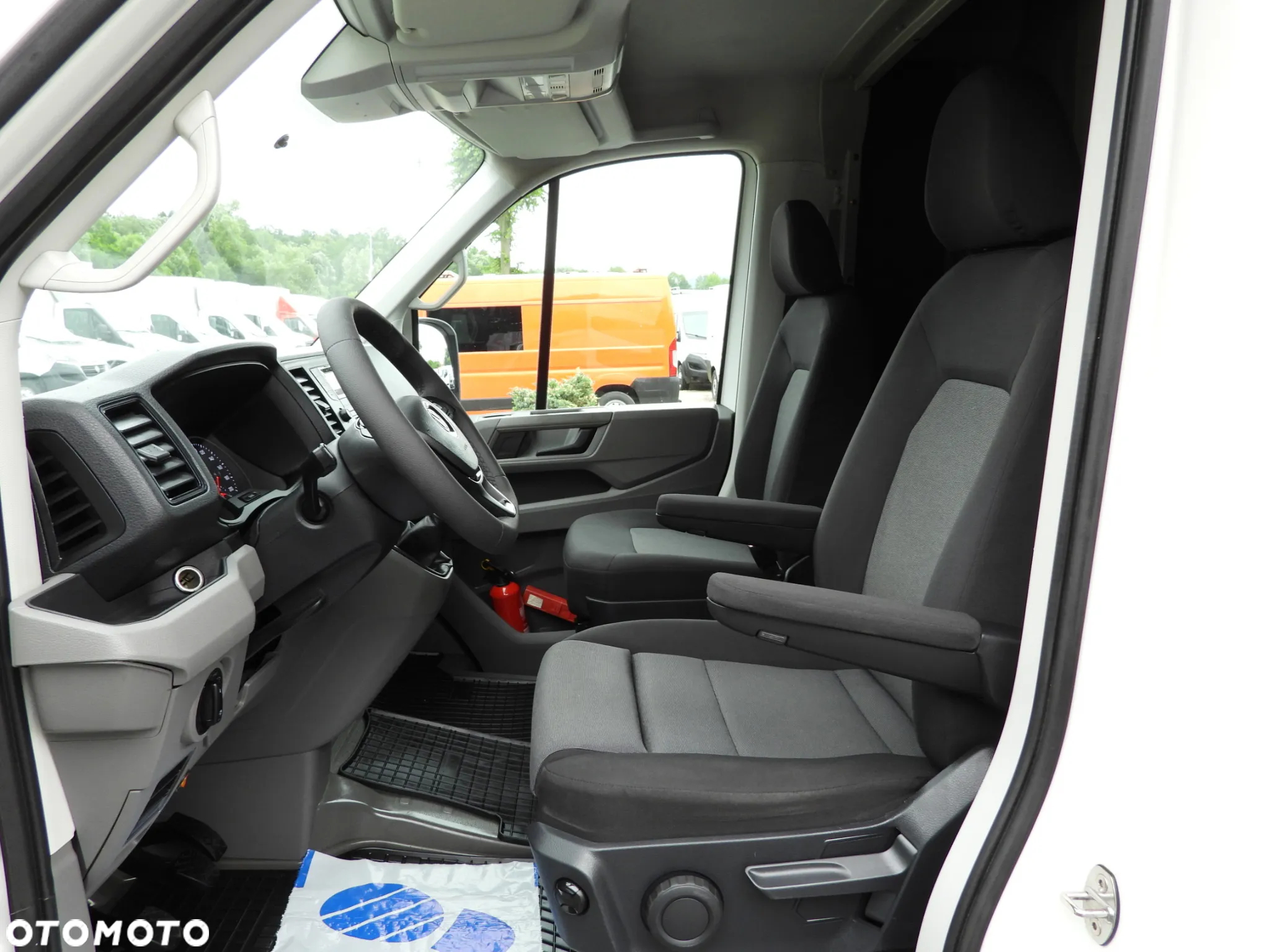 Volkswagen CRAFTER  PLANDEKA 8 PALET WEBASTO TEMPOMAT LEDY KLIMATYZACJA 180KM [ 044025 ] - 25