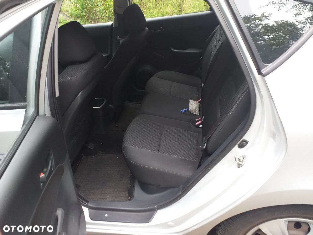 Hyundai i30 1.6 CRDi Base + - 14