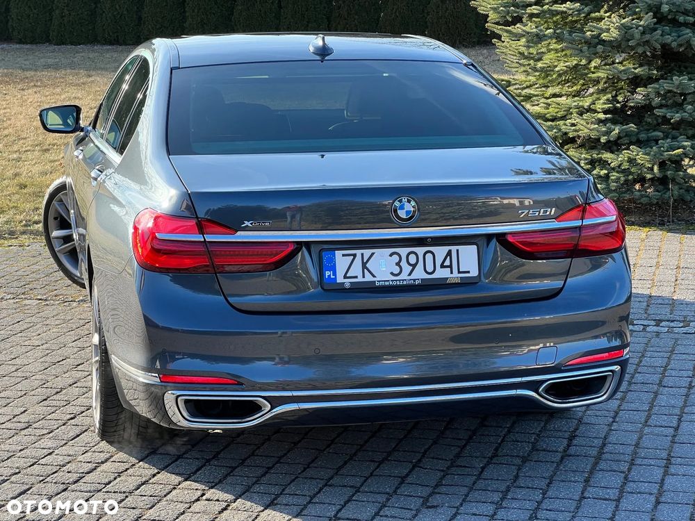 BMW Seria 7 750i xDrive - 7