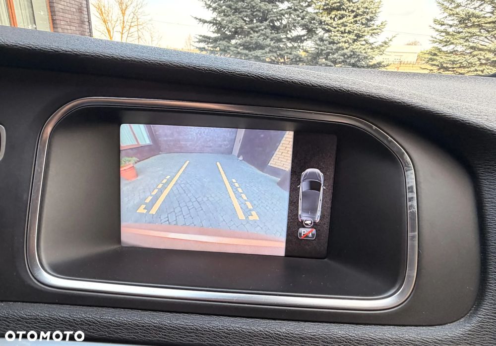 Volvo V40 D2 R Design - 6