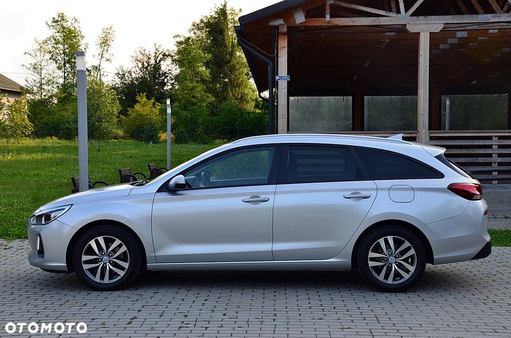 Hyundai i30 1.4 T-GDI Family+ - 11