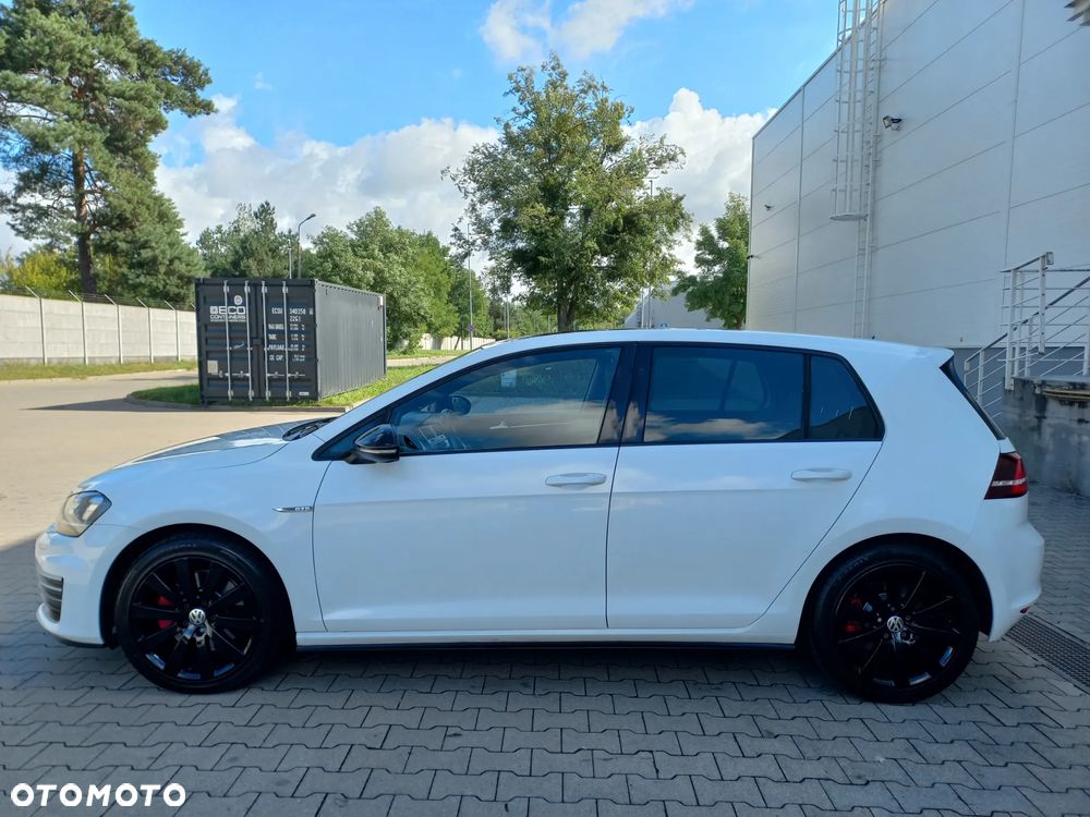 Volkswagen Golf - 3