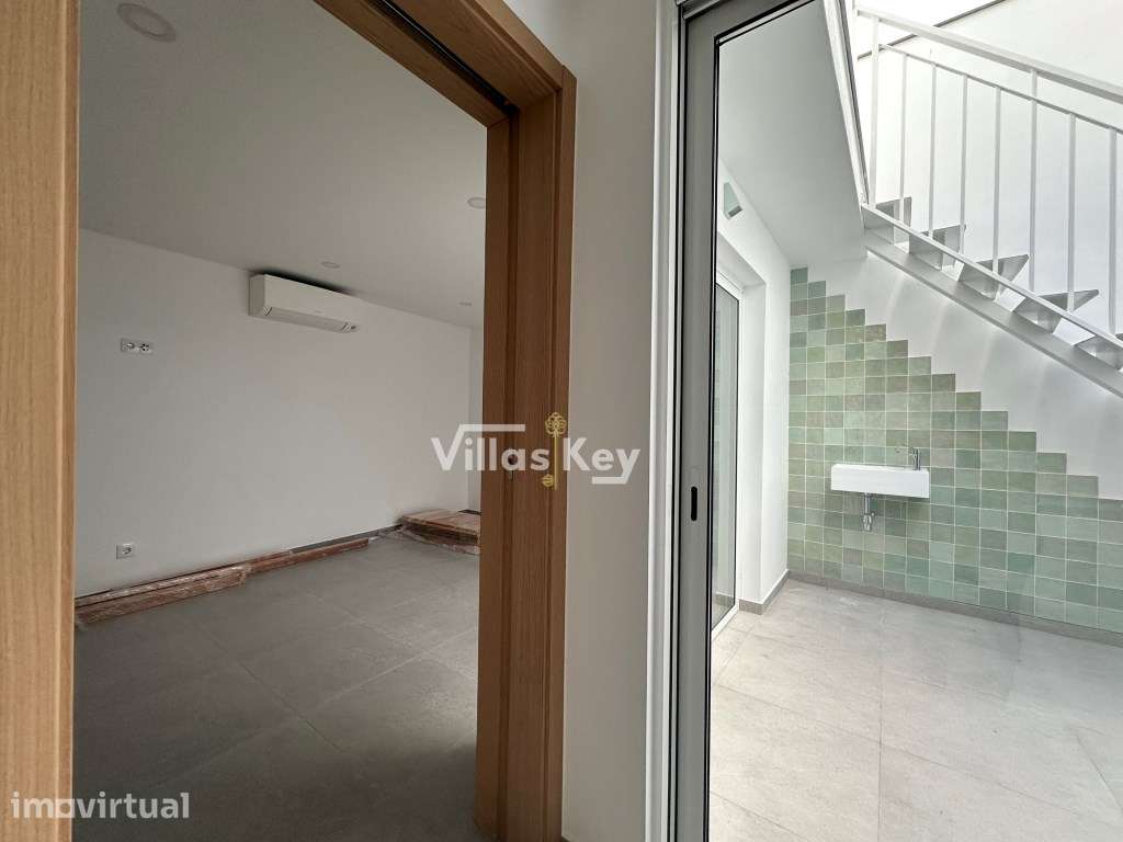 Moradia com 6 quartos, excelente vista mar, inserida no centro de L... - Grande imagem: 3/22