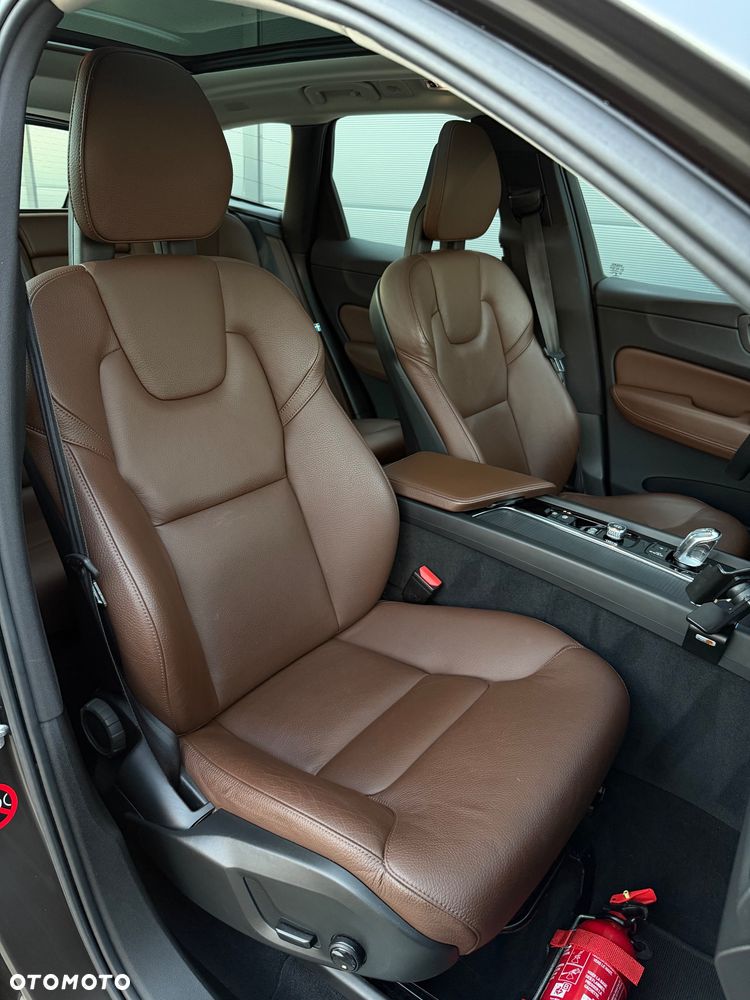 Volvo XC 60 T8 Twin Engine AWD Geartronic Momentum - 14