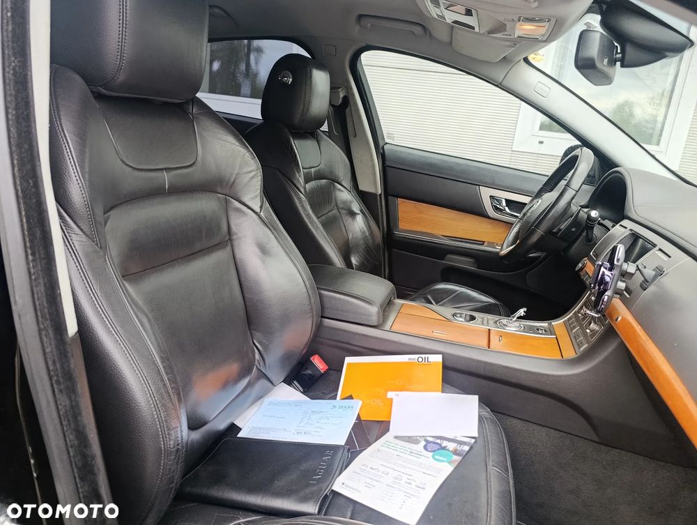 Jaguar XF 3.0 V6 S Premium Luxury - 30