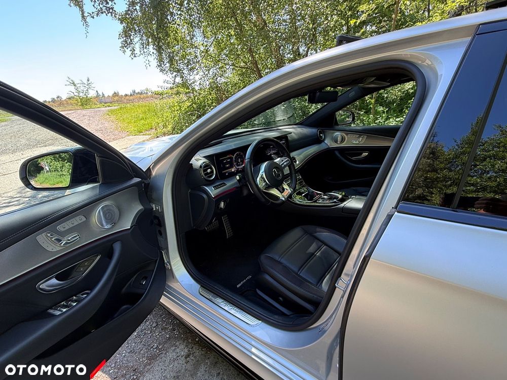 Mercedes-Benz Klasa E AMG 63 4-Matic+ - 17