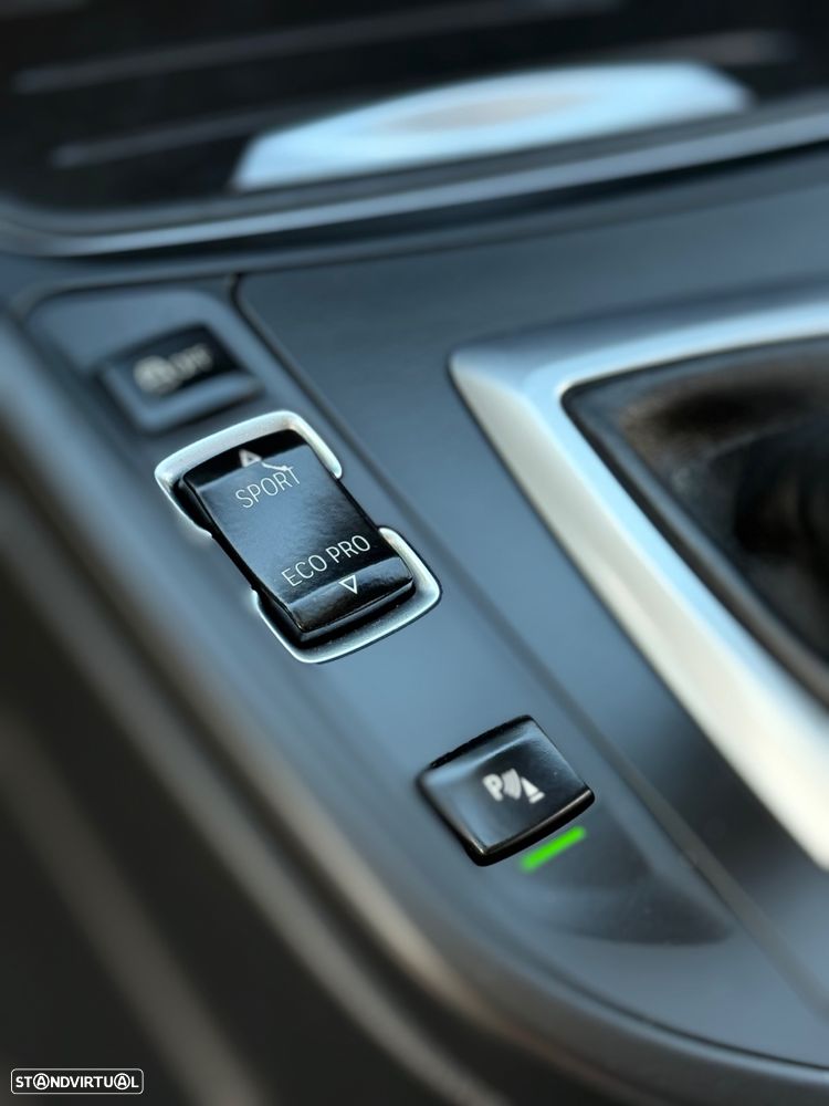 BMW 320 d Auto Pack M - 15