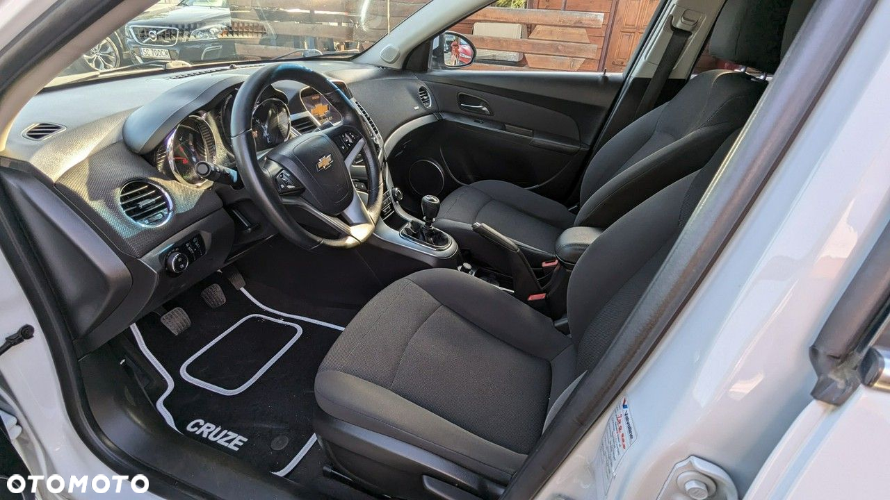 Chevrolet Cruze - 11
