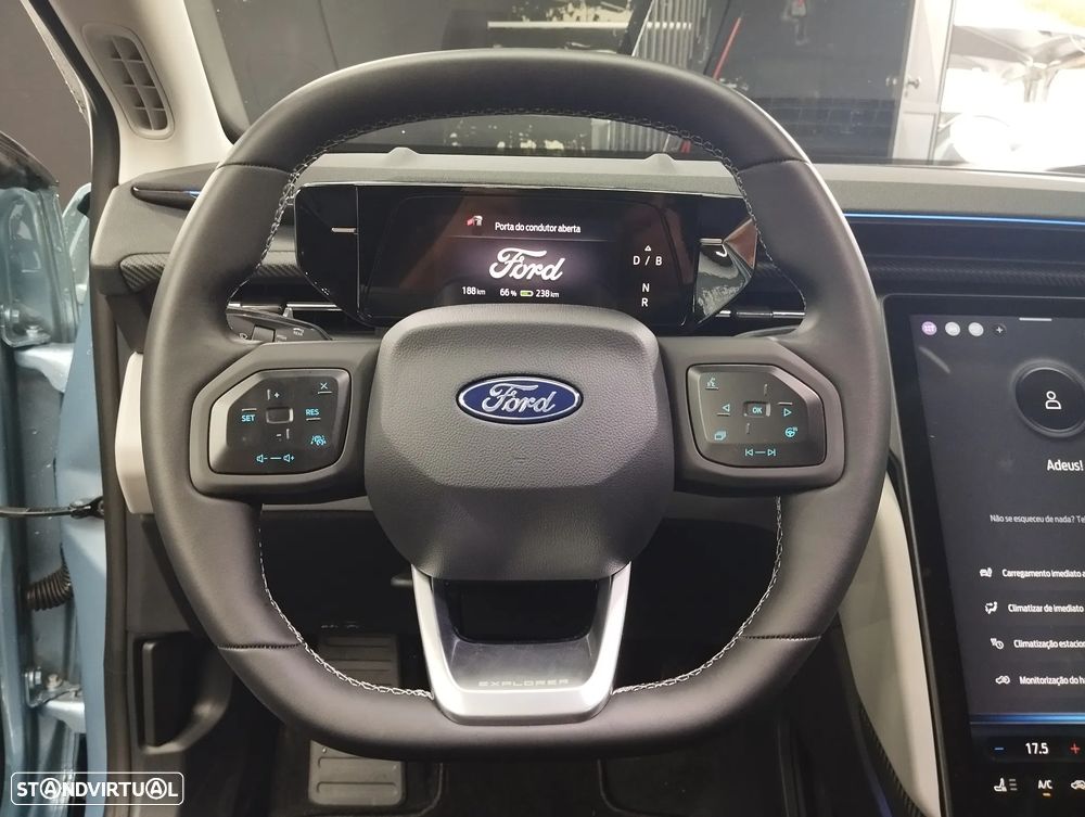 Ford Explorer 52 kWh Premium - 29