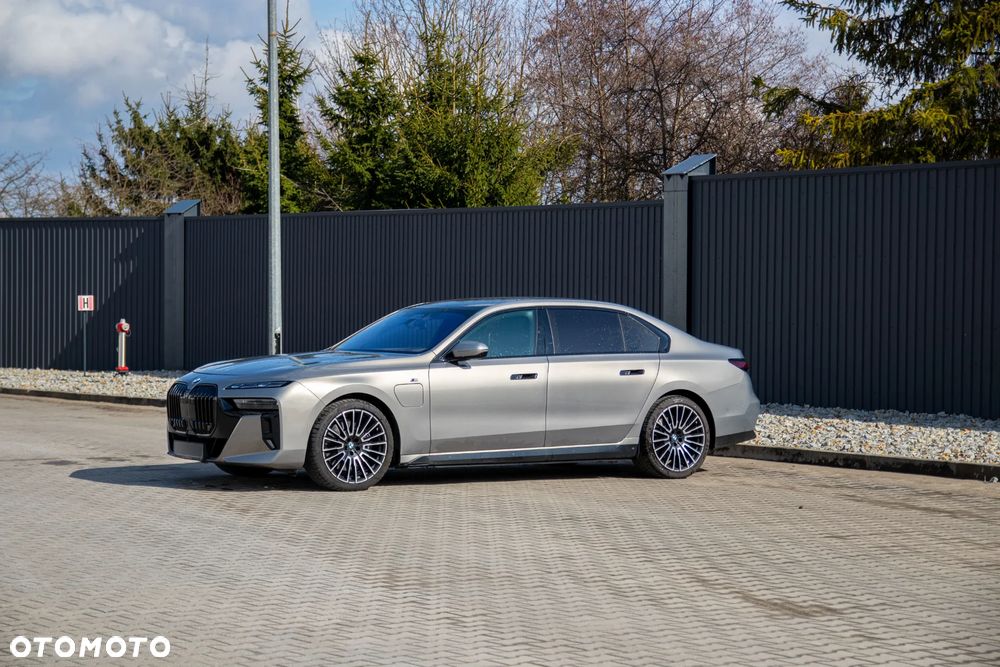 BMW Seria 7 - 31