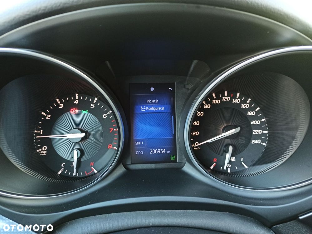 Toyota Avensis - 24
