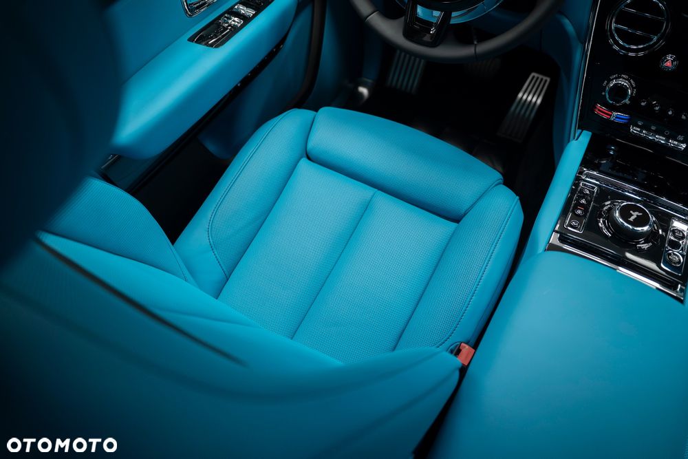 Rolls-Royce Cullinan - 25