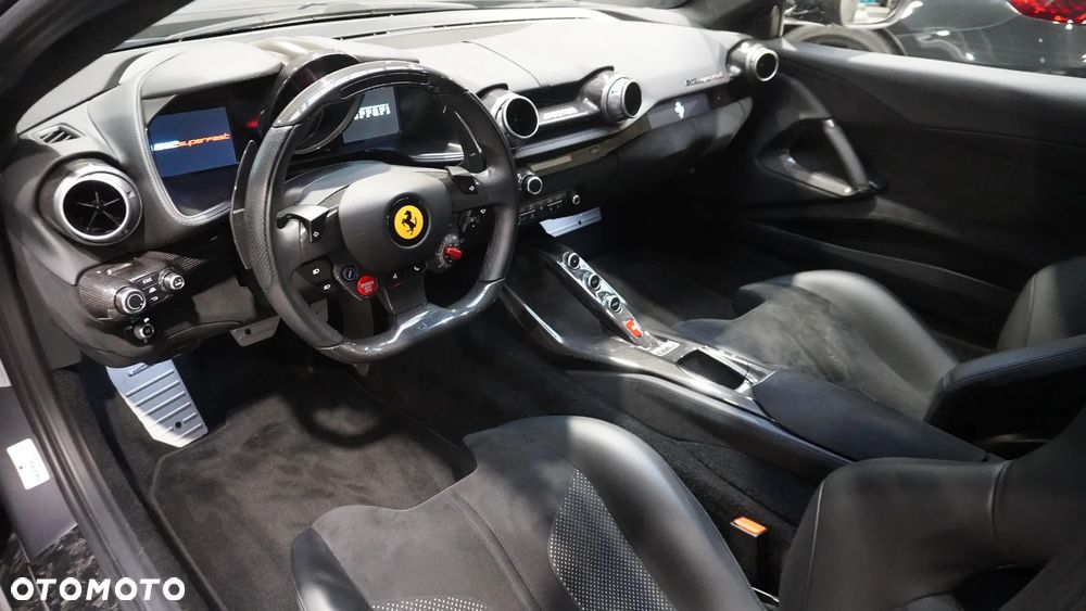 Ferrari 812 Superfast - 6
