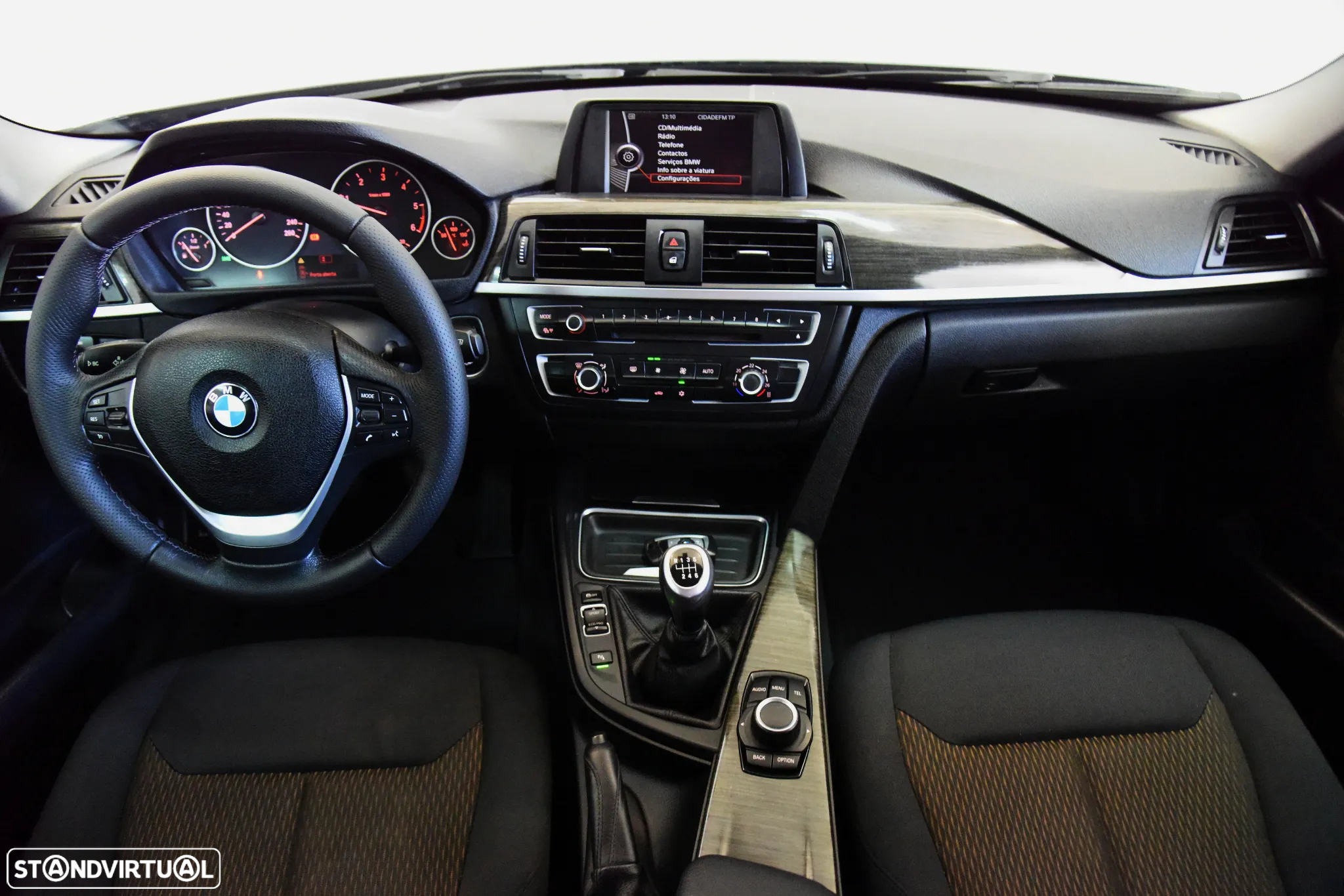 BMW 318 d Line Luxury - 18
