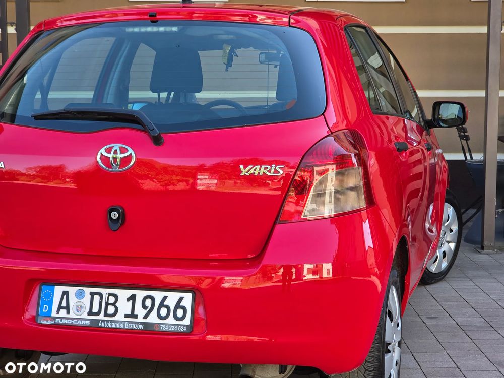 Toyota Yaris 1.3 VVT-i Sol - 28