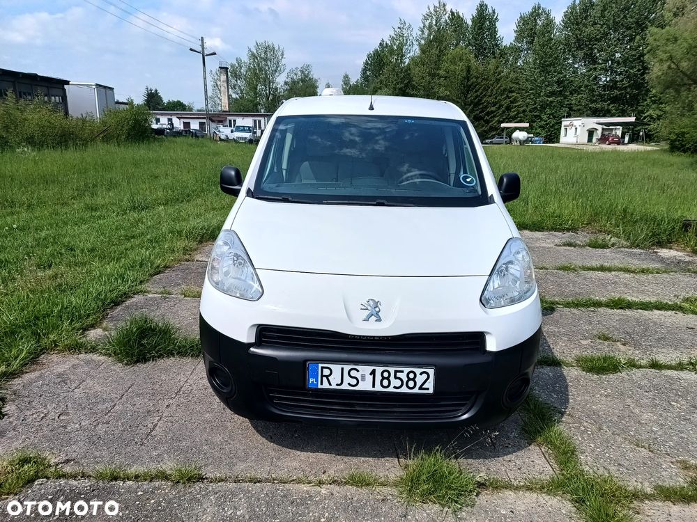 Peugeot Partner 1.6 Hdi 90 kM manual, 2012 rok WEBASTO paka jak NOWA Stan bardzo dobry!! NISKIE SPALANIE- BEZWYPADKOWY! - 3