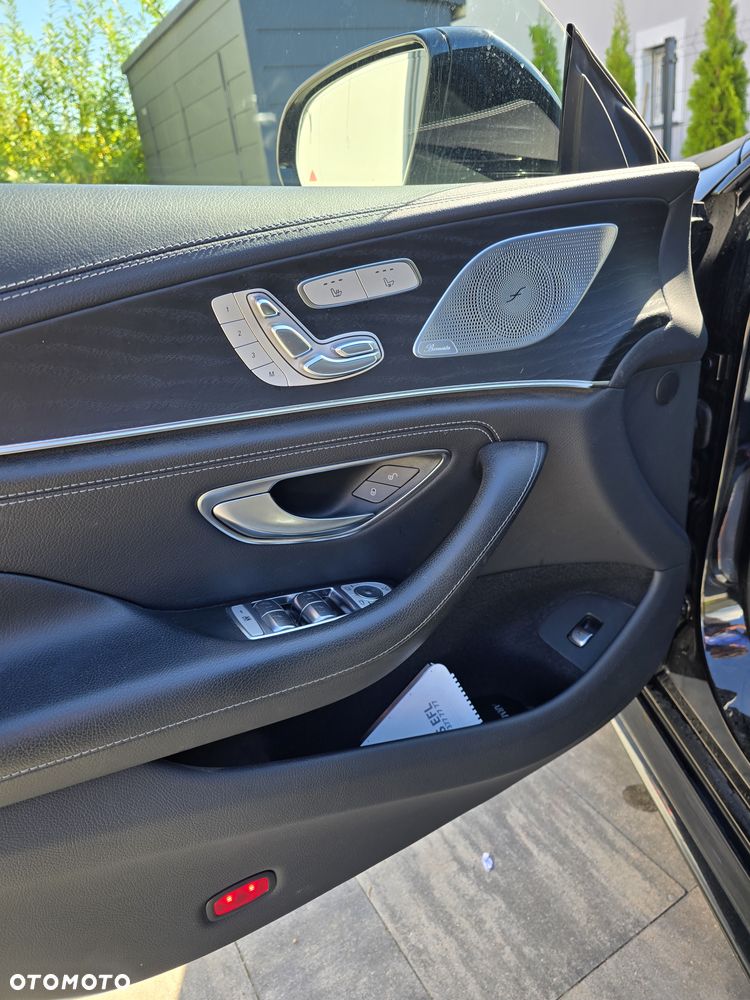 Mercedes-Benz CLS - 6