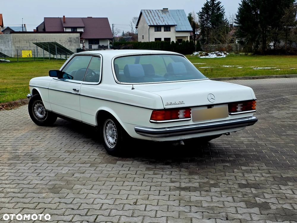 Mercedes-Benz W123 - 7