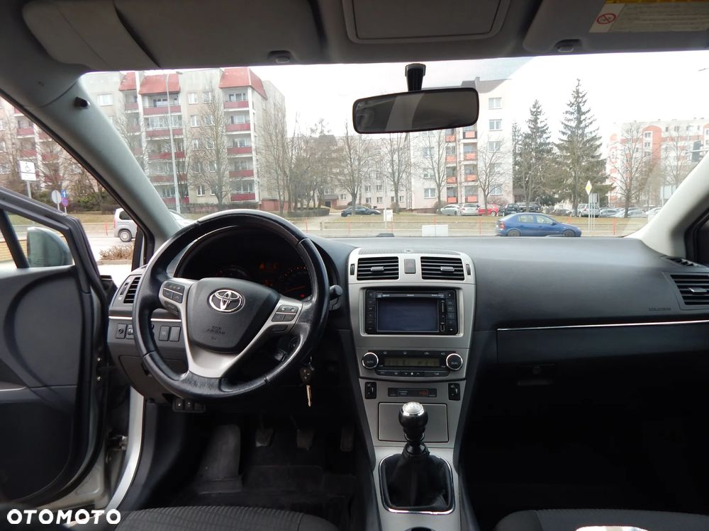 Toyota Avensis 1.8 Life - 13