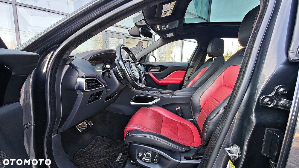 Jaguar F-Pace 2.0 i4P AWD R-Sport - 15