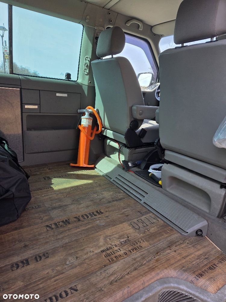Volkswagen Multivan - 7