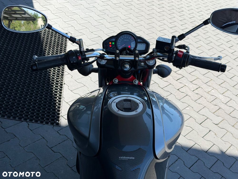 Suzuki Gladius - 24