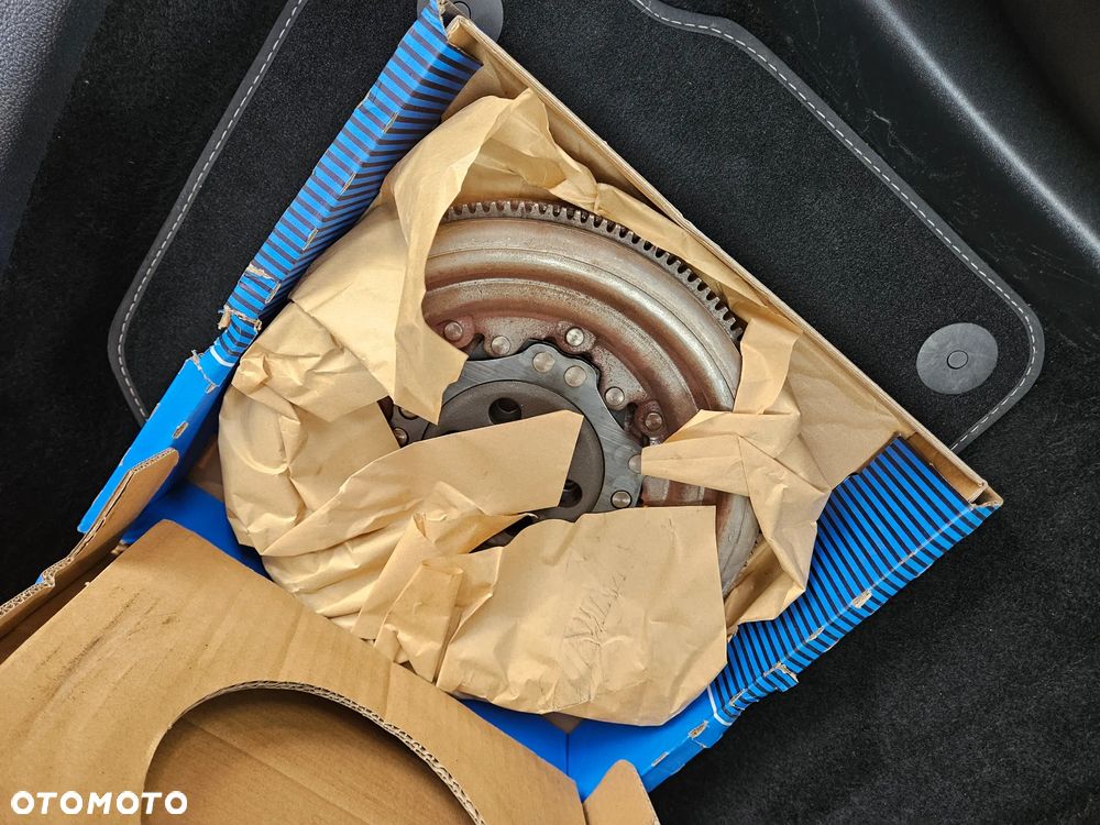 Skoda Superb 2.0 TDI DSG Elegance - 30