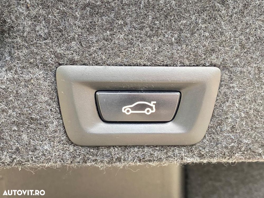 BMW Seria 5 525d xDrive - 24