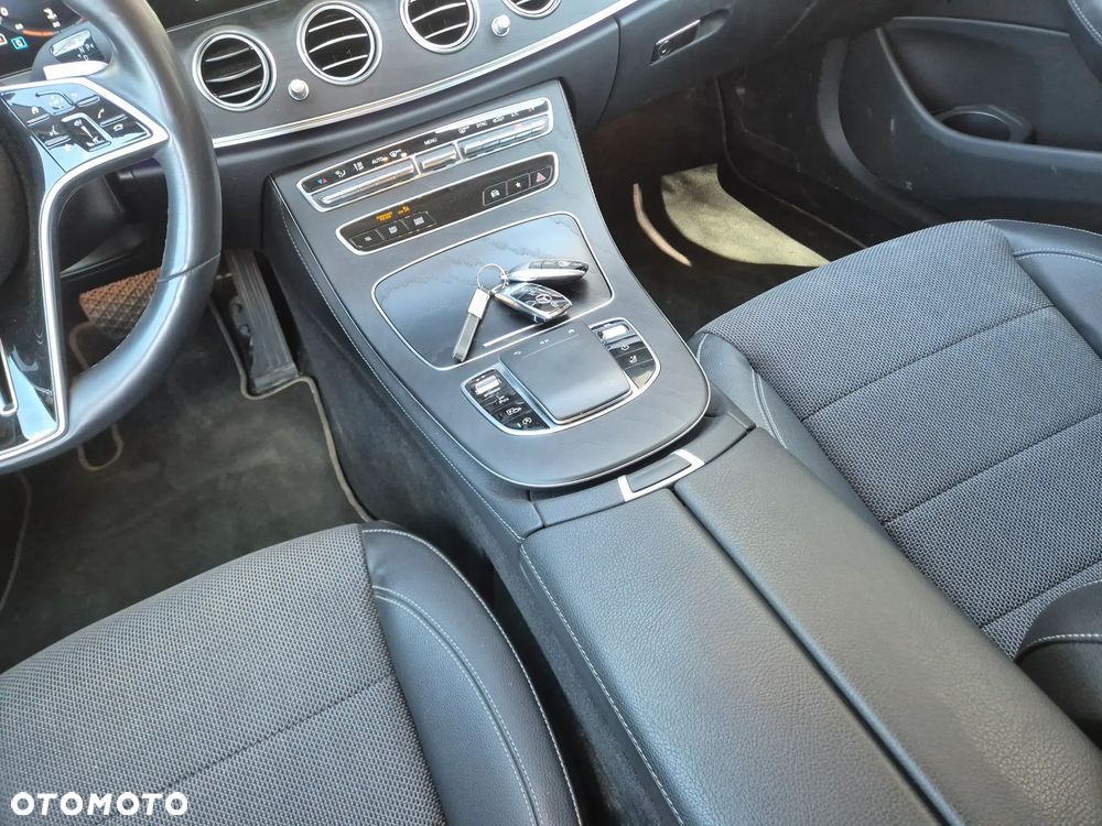 Mercedes-Benz Klasa E 220 d 9G-TRONIC AMG Line - 20