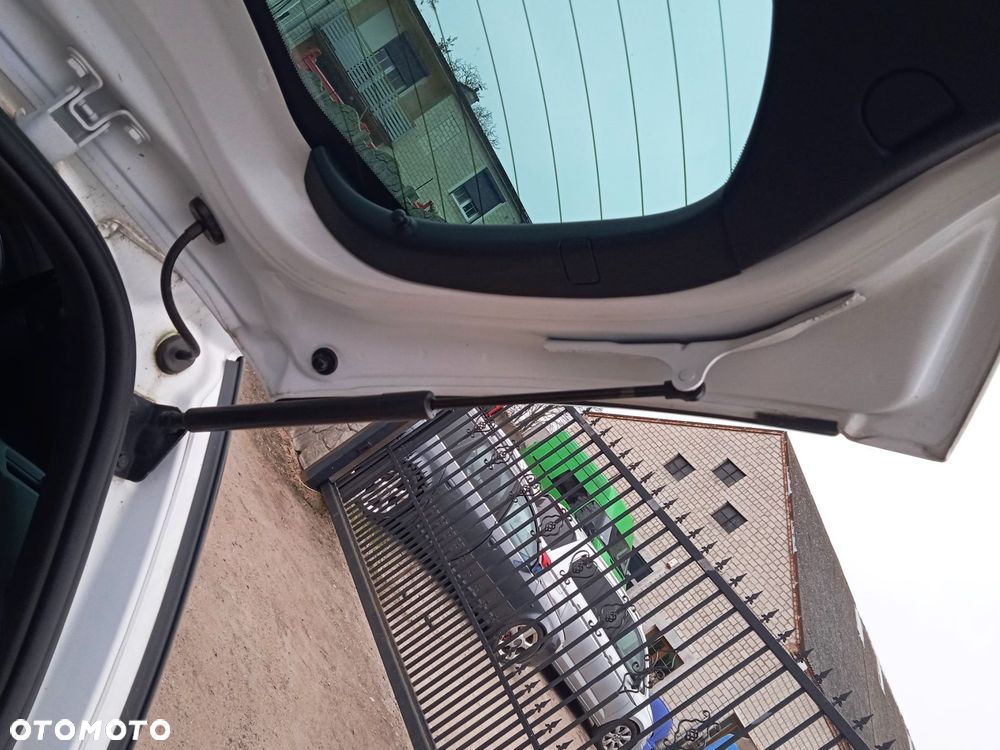 Siłownik Klapy Bagażnika Citroen DS3 - 1