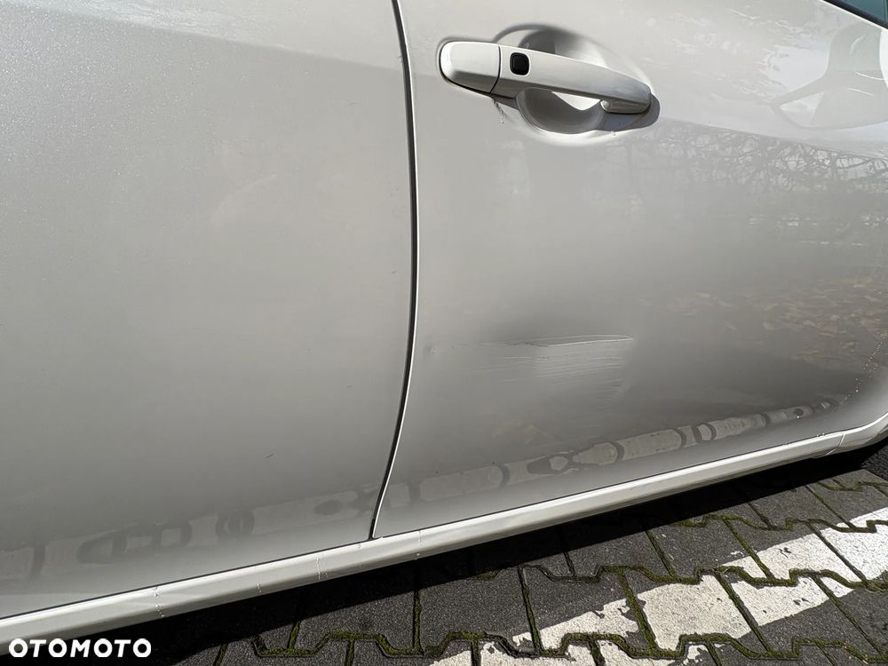 Toyota Auris 1.8 HSD Luna - 17