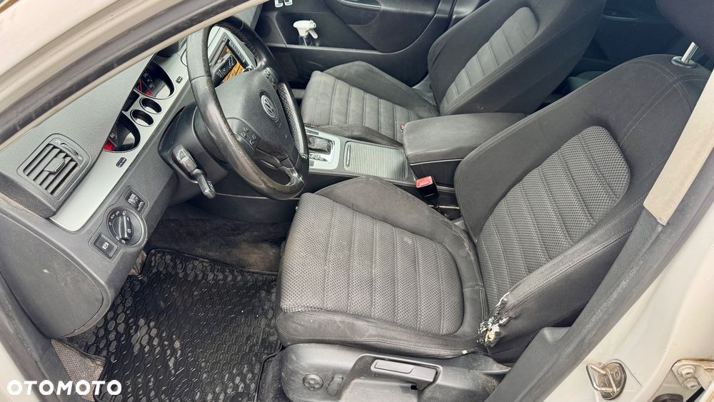 Volkswagen Passat 2.0 TDI DPF DSG Sportline - 9