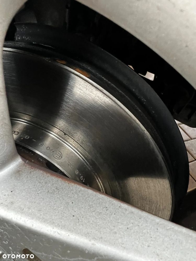 Dacia Duster 1.6 Laureate 4x4 - 15