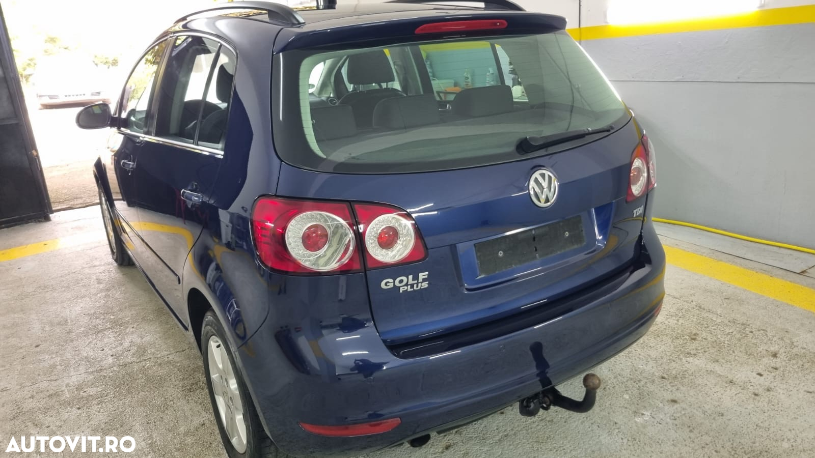 Volkswagen Golf Plus 1.6 TDI DPF Comfortline - 10