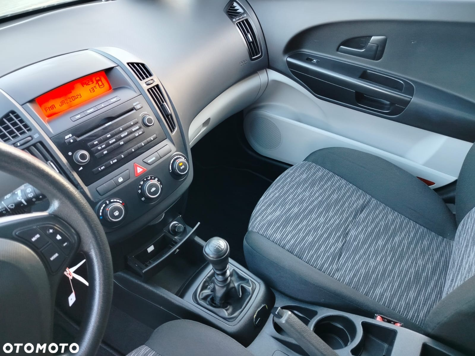 Kia Ceed 1.4 CVVT Attract - 18
