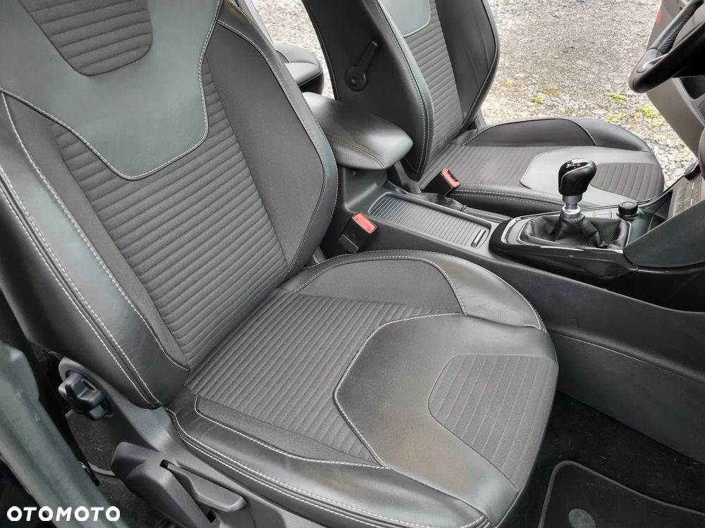 Ford Focus 2.0 TDCi Titanium ASS - 13