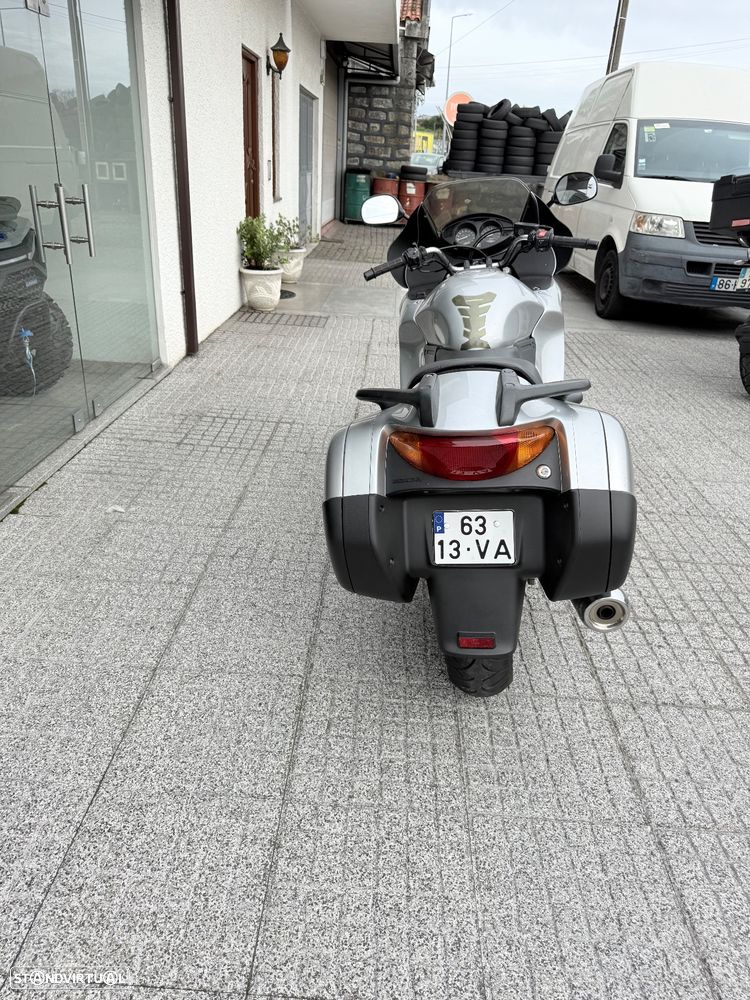 Honda Deauville NT 650 - 3