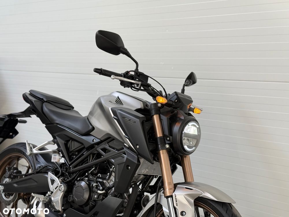 Honda CB - 8
