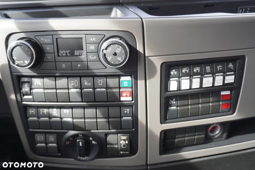 MAN TGX 35.580 8x4-4 / rama 830 cm / oś skrętna / 260 tys. km - 22