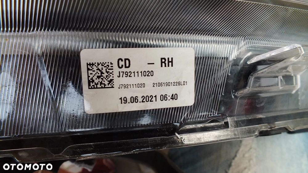 Lampa przednia prawa Kia Ceed III  92102J7100 - 7