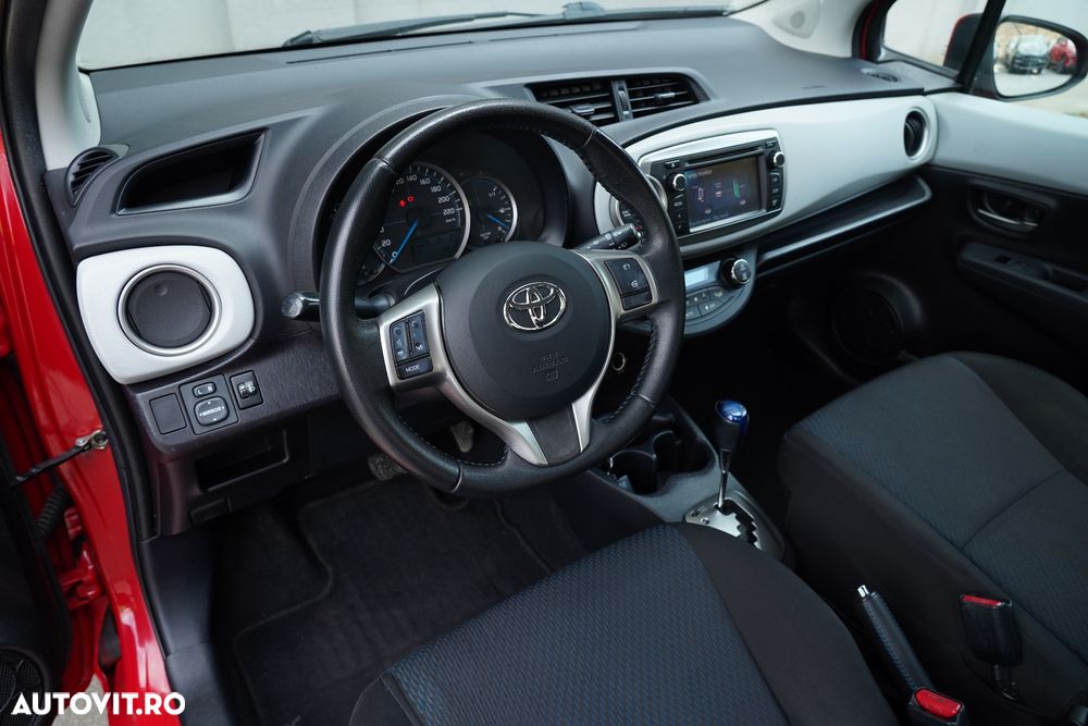 Toyota Yaris 1.5 VVT-i HSD Sol - 8