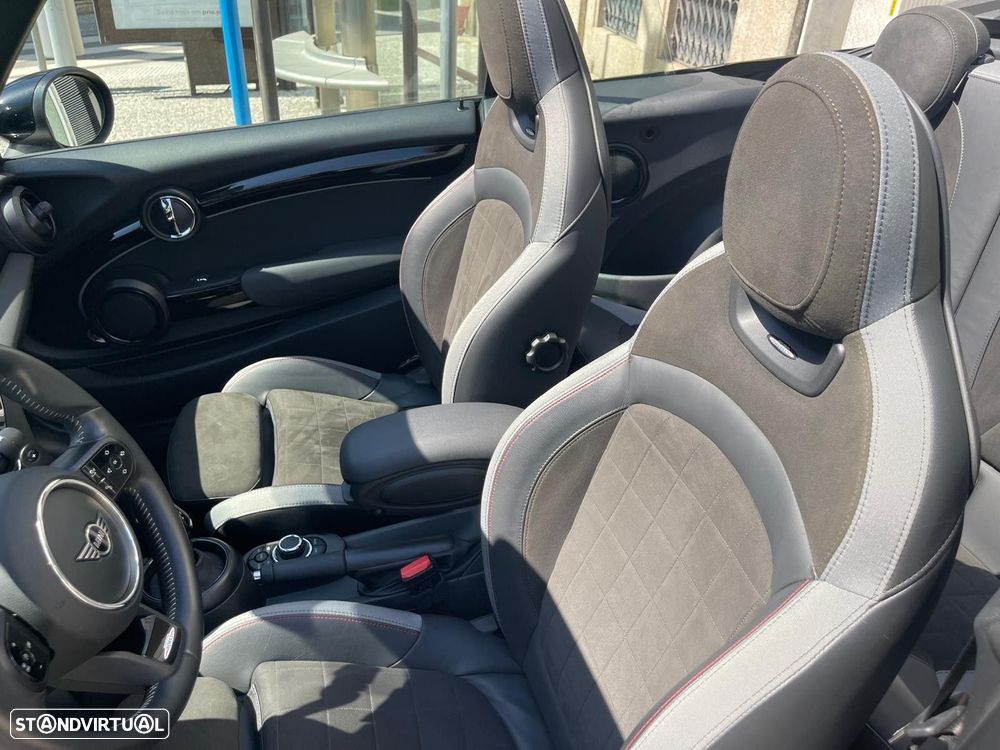 MINI Cabrio Cooper S Premium JCW Auto - 32