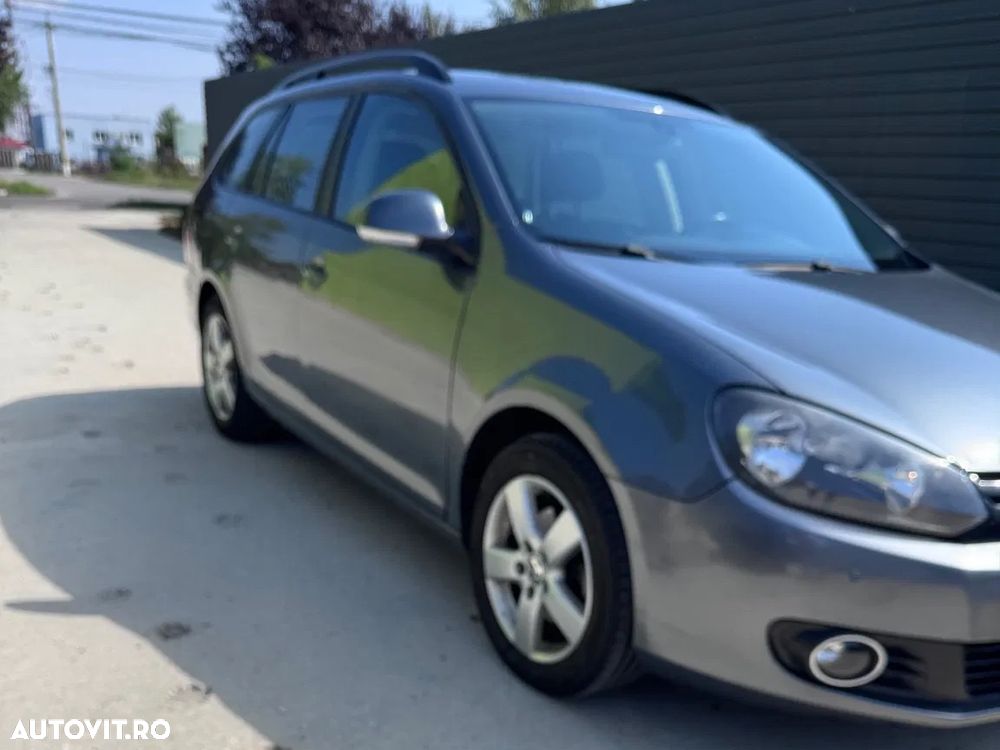 Volkswagen Golf - 1