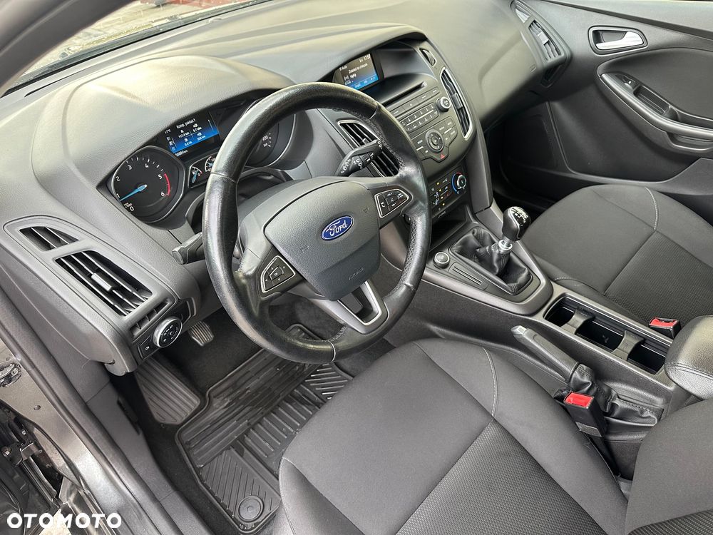 Ford Focus 1.5 TDCi SYNC Edition - 16